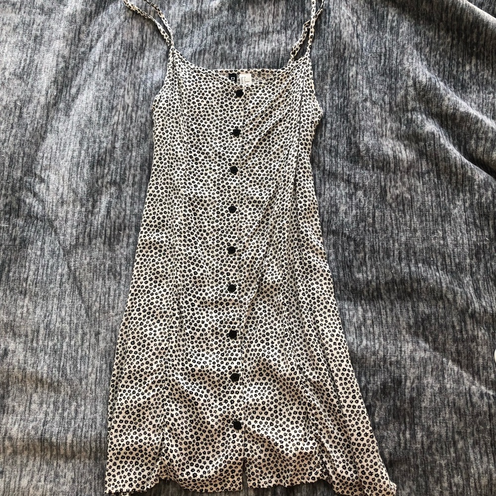 Black and White H&M Daisy Dress